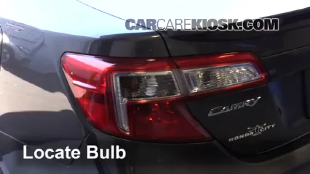 2014 Toyota Camry SE 3.5L V6 Luces Luz de freno (reemplazar foco)